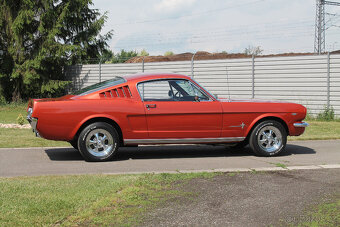 1966 Ford Mustang Fastback 289 V8, manuál, perfektní stav - 8