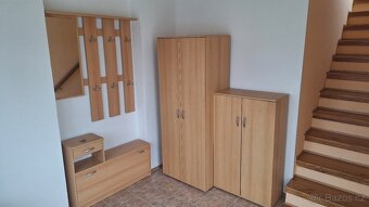 Pronájem prostorného bytu u Prahy – jen přímému zájemci - 8