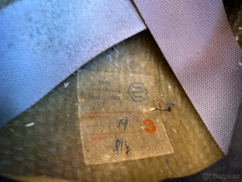 Přilba vojenská na motorku stará za 700 kč - 8