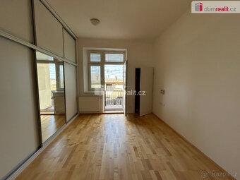 pronájem 3kk 76 m2/ balkon, Zámecká, Kolín 1 - 8
