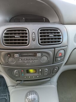 Megane Scenic 1.6 16V - 8