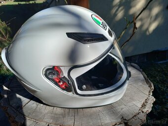 AGV - 8