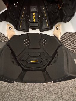 MASKA CCM AXIS F9 SR - 8