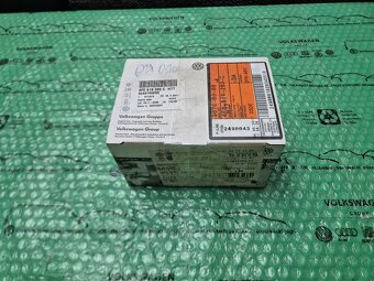 ofukovač zadní prostřední Audi A6 (C6) 4F0819203C H77 - 8