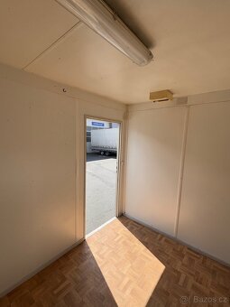 Stavební buňka / dva oddělené vstupy / 6m Containex - 8
