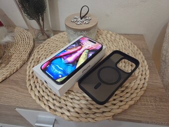 IPhone 16 Pro /256 GB - 8