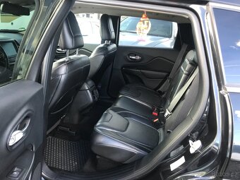 Jeep Cherokee 2,0 - 8