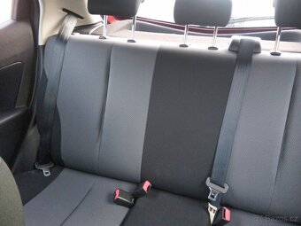 Mazda 2 1,4 Diesel Hatchback 175 000 km,r.v. 2009 - 8