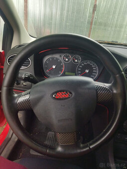 Ford Focus 2.0i 16V - 8