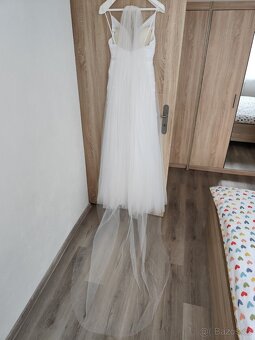 Prodej svatebních šatů (včetně závoje a obalu na šaty) - 8