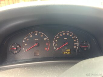 Opel Vectra - 8