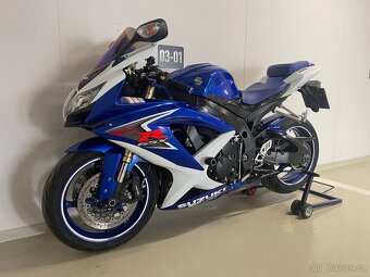 Suzuki GSXR - 8