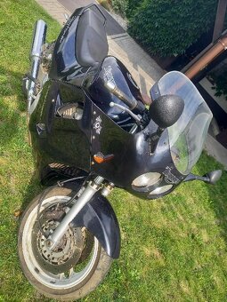TRIUMPH DAYTONA 750 - 8