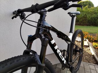 Trek Supercaliber 9.7 karbon rám/karbon kola.jako NOVÝ - 8