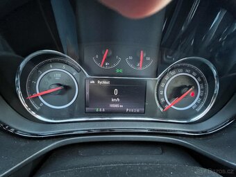 Opel Insignia sports tourer sw - 8