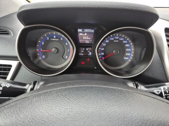 Hyundai i30, 1.6 benzín 88kw,vyhř.volant,2.majitel,r.v.2013 - 8