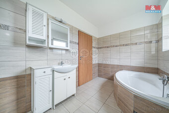 Prodej rodinného domu, 1600 m², Dolní Čermná - Jakubovice - 8
