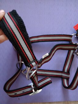 Přezky, ohlávky, dečka, kniha Koně Formule A1/1 - 8