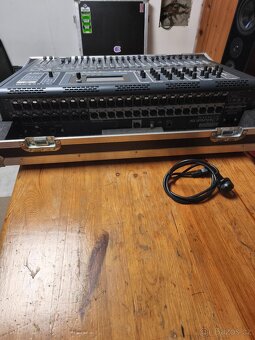 Soundcraft SI-Impact - 8