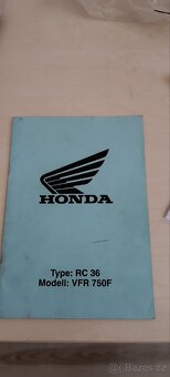 Honda VFR750 RC36 - 8