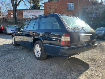 MERCEDES- BENZ 124 220 i 110 Kw AUT - 8