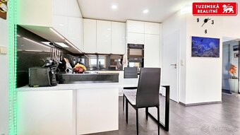 Zánovní bungalov 5+kk s garáží, se zahradou a velkou krytou  - 8