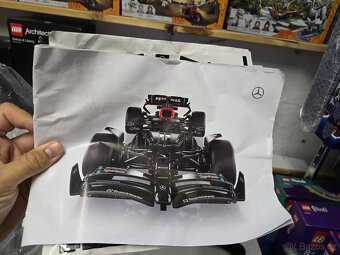 Stavebnice Technic Mercedes-AMG F1 W14 E (náhrada) - 8