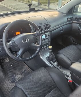 Toyota Avensis 2.2D Top Stav - 8