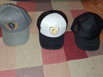 Kšiltovky - 8