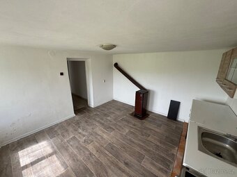 Chalupa Libina, pozemek 1000m2, studna - 8