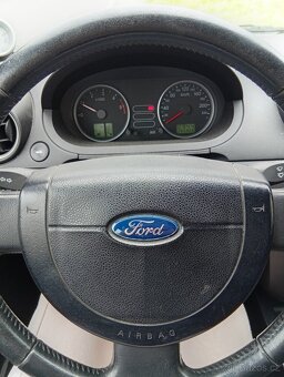 Ford fiesta - 8