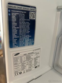 Lednice s mrazničkou Samsung RB33J3209SS - 8