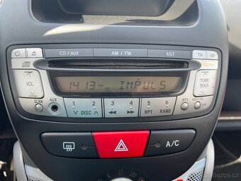 PEUGEOT 107 1,0i TRENDY 1.MAJITEL - 8