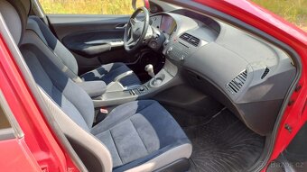 CIVIC Sport 1.8i 103kW 2008 - 8