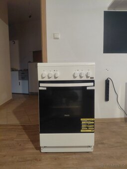 Kuchyňská linka bez spotřebičů - 8