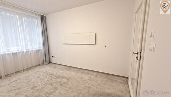 Byt 2+KK, prvotřídní vybavení kuchyně a koupelny, nízké nákl - 8