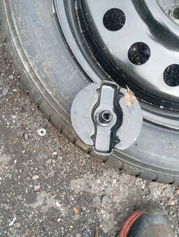 FORD EDGE ORIG. DOJEZDOVÁ REZERVA DO KUFRU - 8