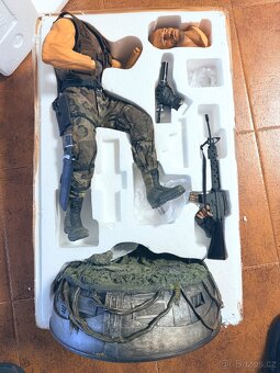 Dutch Schaefer Predator Premium format Sideshow socha 1/4 - 8