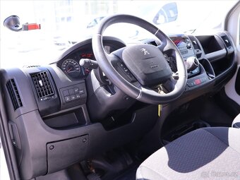 Peugeot Boxer 2,2 HDI 121kW Spací nástavba (2021) - 8