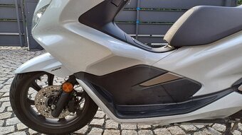 Honda PCX 125 Pearl Cool White - 8