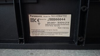 Videorekordér Panasonic NV HD647 + VHS kazety 41 ks. - 8