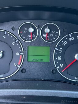 Ford Fiesta 1,3 benzin, rv 2008, 94tkm, nová stk - 8