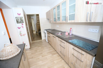 Pěkný rodinný dům 4+1 s garáží, sklepem, půdou v Kraslicích  - 8