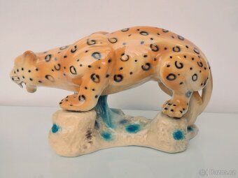 Velká stará socha geparda/levharta - 8