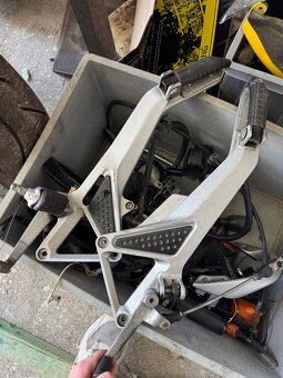 Honda Hornet 600 Díly - 8