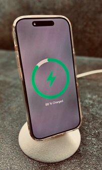 3D stojan pro iPhone s MagSafe  – moderní design - 8