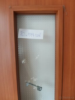 Zánovní interiérové dveře - částečně prosklené - 8