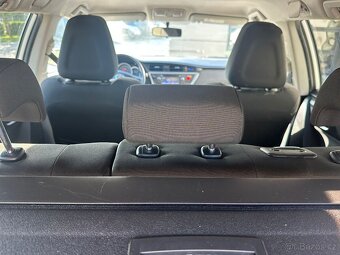 TOYOTA AURIS KOMBI 1,4D-4D KOUPENO V ČR.RV2014 - 8