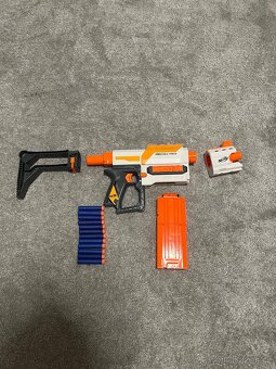 Blástry NERF - 8