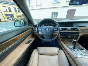 BMW F01 740d 225kw, bohatá výbava - 8